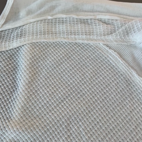 Free People Oversized Thermal Waffle Top - Like New XS S - Picture 7 of 10